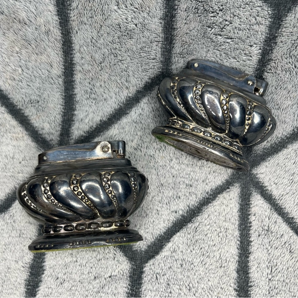 Antique Vintage 1950s Ronson Crown Silver Plated Table Lighte r Pair